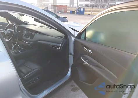 2019 Cadillac Xt4 Premium Luxury z USA, uszkodzony, nr VIN 1GYFZCR40KF137957